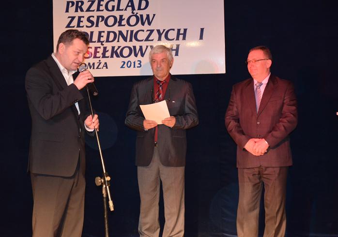Ogłoszenie wyników, od lewej: Jarosław Cholewicki, Józef Zyśk - przewodniczący i Adam Krzysztof Sowa-Wicestarosta Łomżyński